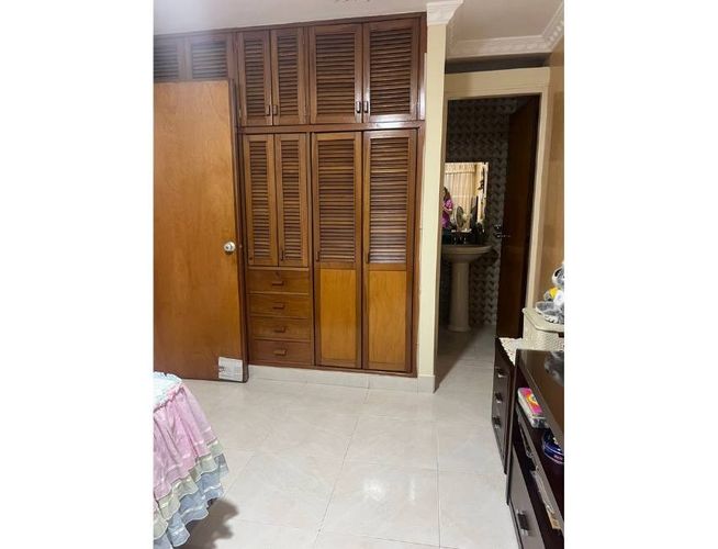 Casa de 6 alcobas en venta en San Alonso, Bucaramanga, 343 m² · foto 6 de 19