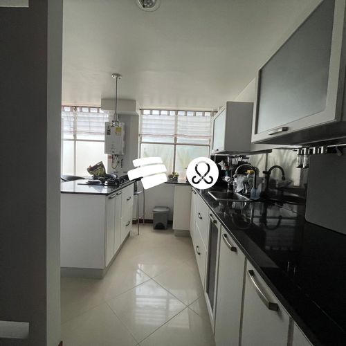 Casa de 4 alcobas en venta en El Poblado, Medellín, 85 m² · foto 2 de 11