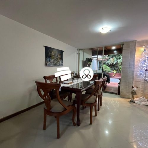 Casa de 4 alcobas en venta en El Poblado, Medellín, 85 m² · foto 3 de 11
