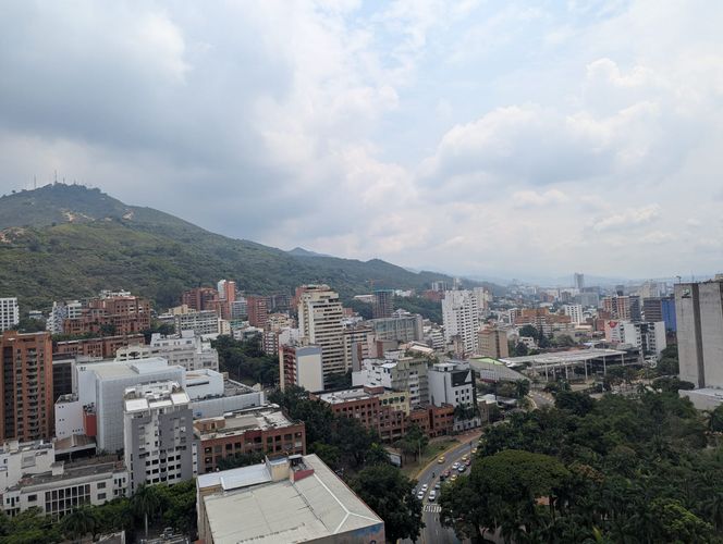 Apartamento de 3 alcobas en venta en San Pedro, Cali, 240 m² · foto 2 de 24