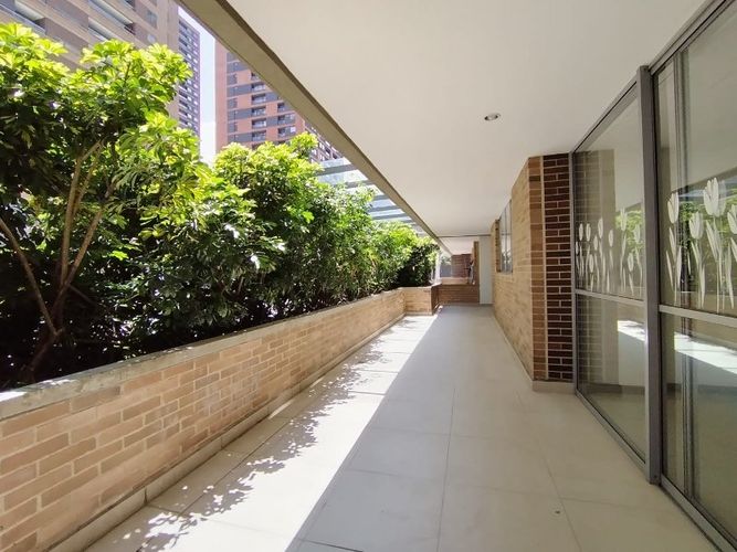 Apartamento de 3 alcobas en arriendo en Ciudad Del Río, Medellín, 100 m² · foto 6 de 24