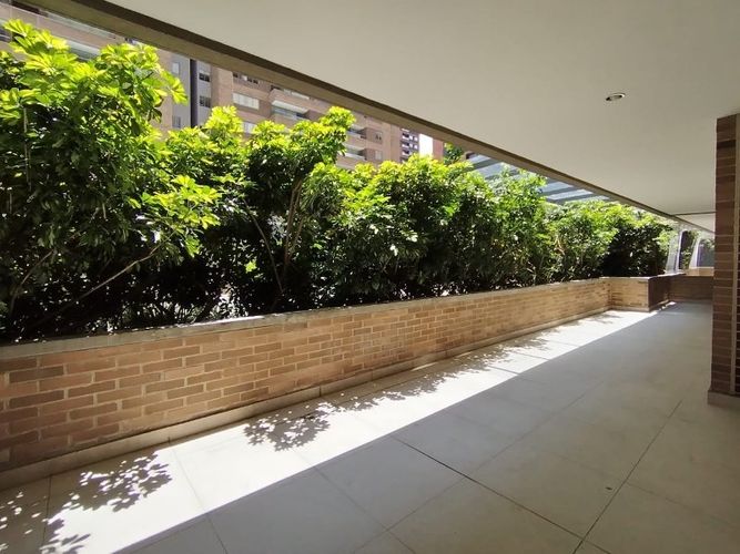 Apartamento de 3 alcobas en arriendo en Ciudad Del Río, Medellín, 100 m² · foto 8 de 24