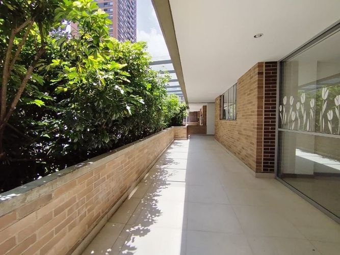 Apartamento de 3 alcobas en arriendo en Ciudad Del Río, Medellín, 100 m² · foto 9 de 24