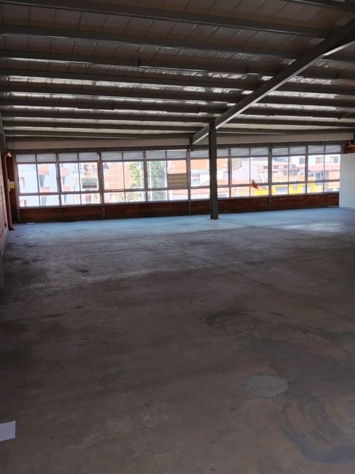 Bodega en arriendo en Santa Mónica, Medellín, 290 m² · foto 3 de 6