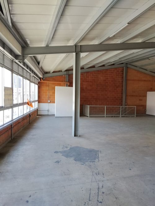 Bodega en arriendo en Santa Mónica, Medellín, 290 m² · foto 4 de 6