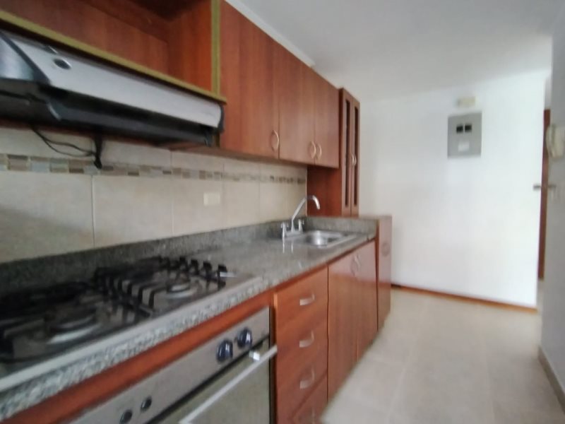 Apartamento en arriendo en Cumbres, Medellín · foto 6 de 24