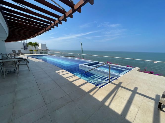 Apartamento de 2 alcobas en venta en Crespo, Cartagena, 105 m² · foto 2 de 22