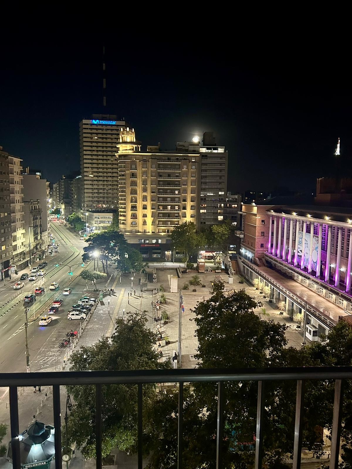 Exclusivo Edificio Art Deco, impecablemente conservado, ofrece 2 dormitorios y 2 baños, una joya arquitectónica lista para habitar. - Widok 3