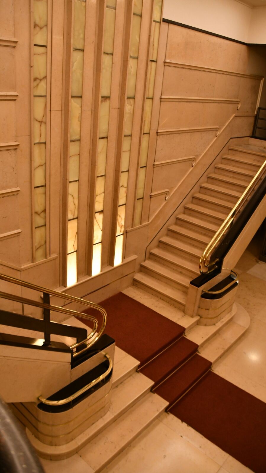 Exclusivo Edificio Art Deco, impecablemente conservado, ofrece 2 dormitorios y 2 baños, una joya arquitectónica lista para habitar. - Widok 6