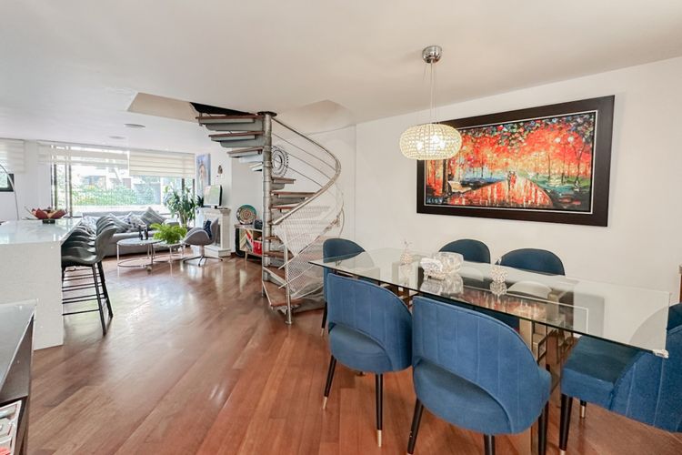 Apartamento de 3 alcobas en venta en Los Rosales, Bogotá, 130 m² · foto 1 de 17