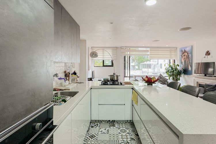 Apartamento de 3 alcobas en venta en Los Rosales, Bogotá, 130 m² · foto 7 de 17