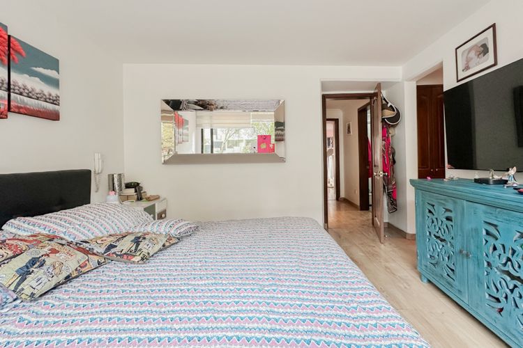 Apartamento de 3 alcobas en venta en Los Rosales, Bogotá, 130 m² · foto 11 de 17