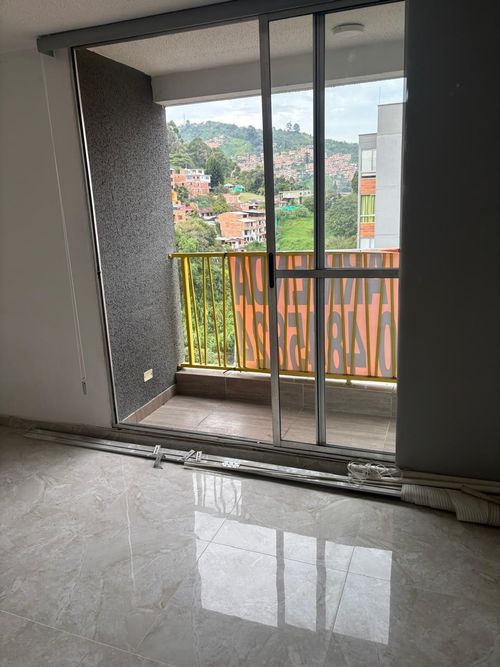 Apartamento en venta en El Guayabo, Itagüí · foto 5 de 10