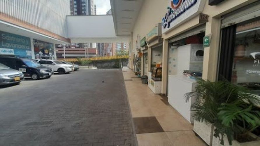 Local en arriendo en Prados De Sabaneta, Sabaneta, 6 m² · foto 2 de 13