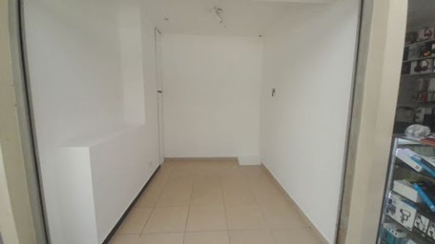 Local en arriendo en Prados De Sabaneta, Sabaneta, 6 m² · foto 8 de 13