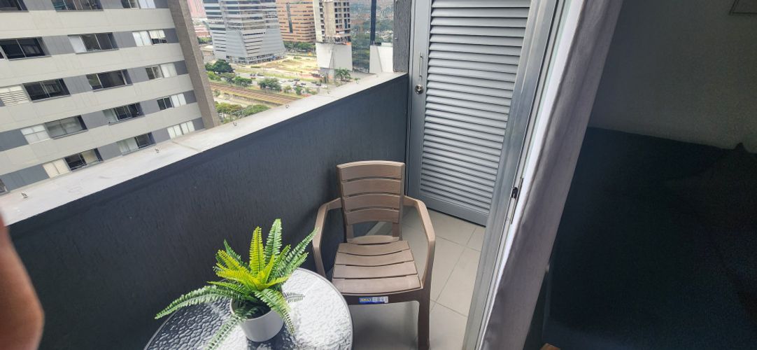 Apartamento de 3 alcobas en arriendo en Shellmar, Medellín, 96 m² · foto 4 de 17