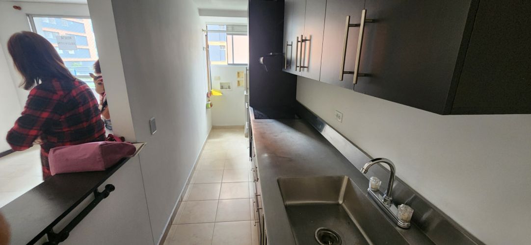 Apartamento de 3 alcobas en arriendo en Villa Carlota, Medellín, 76 m² · foto 2 de 12