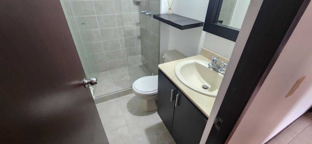 Apartamento de 3 alcobas en arriendo en Villa Carlota, Medellín, 76 m² · foto 5 de 12