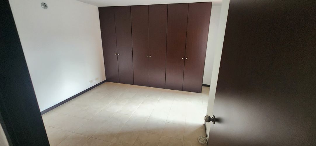 Apartamento de 3 alcobas en arriendo en Villa Carlota, Medellín, 76 m² · foto 10 de 12