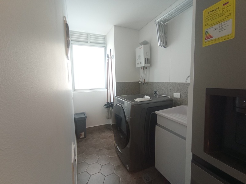 Apartamento en arriendo en El Poblado, Medellín · foto 9 de 11