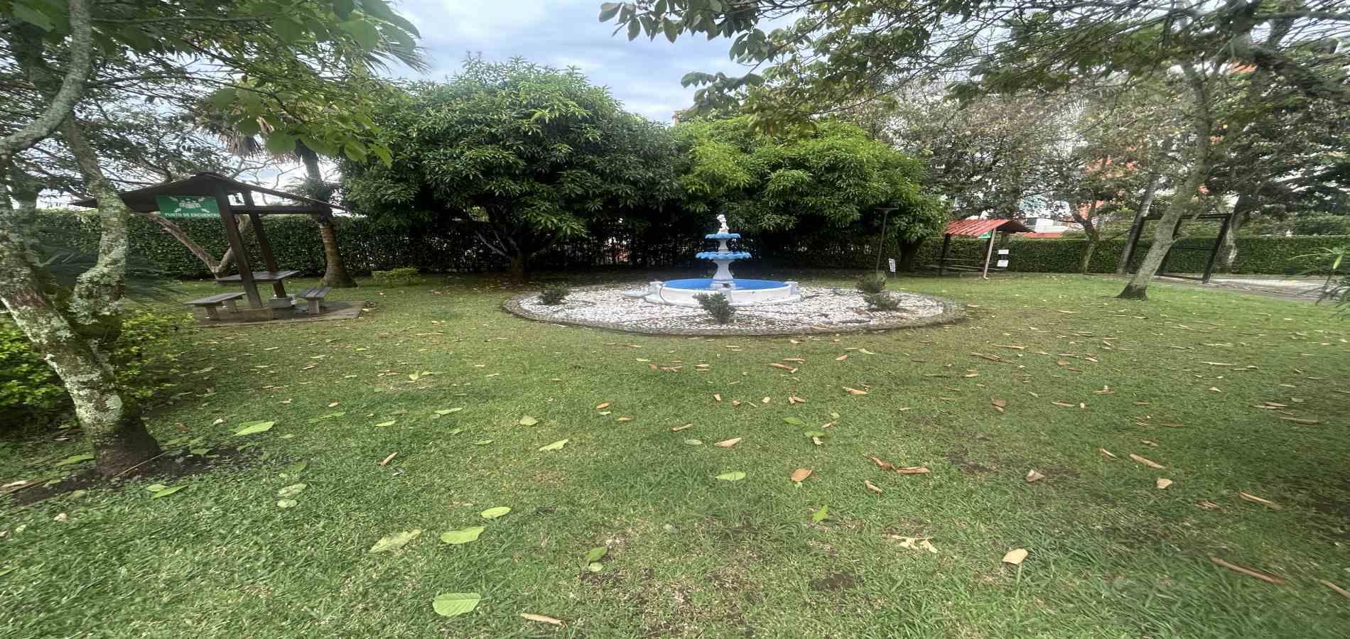 Casa en venta en La Castellana, Pereira · foto 7 de 24