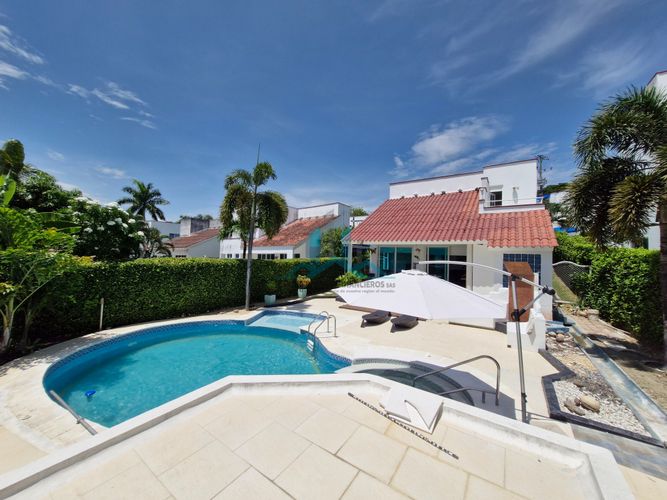 Casa de 3 alcobas en venta en Co. Campestre Villa Maria, Girardot, 180 m² · foto 2 de 24