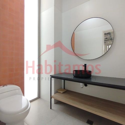 Local en arriendo en El Poblado, Medellín, 122 m² · foto 2 de 8