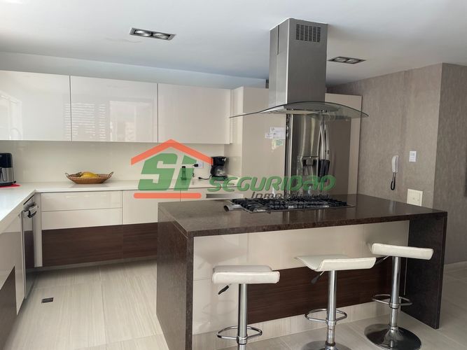 Casa de 4 alcobas en venta en Lagos Del Cacique, Bucaramanga, 465 m² · foto 4 de 24
