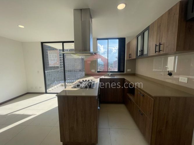 Apartamento de 2 alcobas en venta en Rionegro, 73 m² · foto 2 de 16