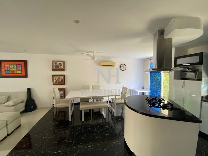 Casa de 4 alcobas en venta en Montecarlo, Girardot, 320 m² · foto 4 de 20
