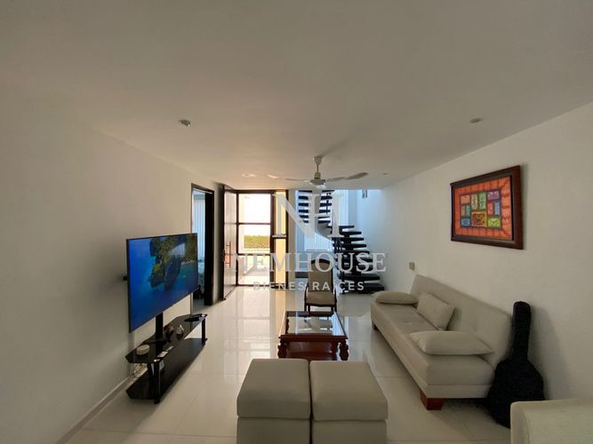 Casa de 4 alcobas en venta en Montecarlo, Girardot, 320 m² · foto 5 de 20