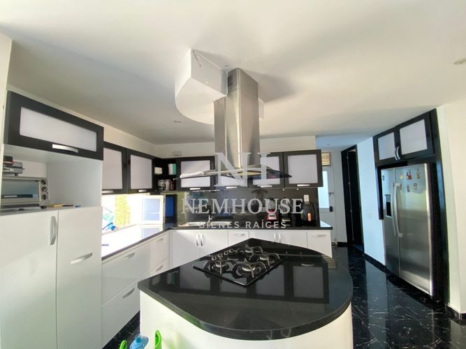 Casa de 4 alcobas en venta en Montecarlo, Girardot, 320 m² · foto 6 de 20