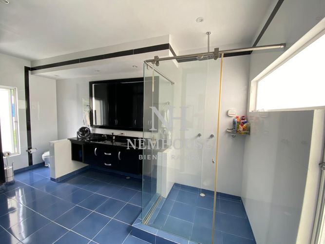 Casa de 4 alcobas en venta en Montecarlo, Girardot, 320 m² · foto 8 de 20