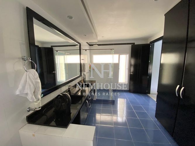Casa de 4 alcobas en venta en Montecarlo, Girardot, 320 m² · foto 9 de 20