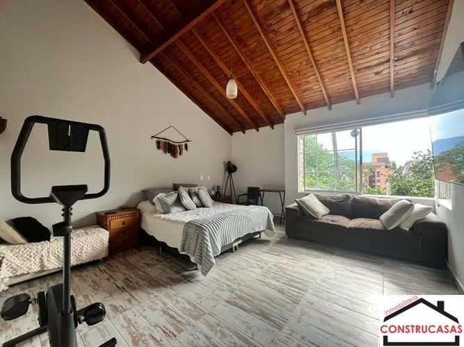 Casa de 3 alcobas en venta en Castropol, Medellín, 205 m² · foto 18 de 24