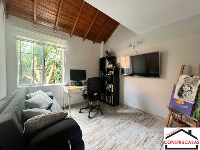 Casa de 3 alcobas en venta en Castropol, Medellín, 205 m² · foto 19 de 24