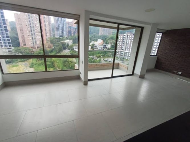 Apartamento de 2 alcobas en arriendo en Altos Del Poblado, Medellín, 81 m² · foto 8 de 12
