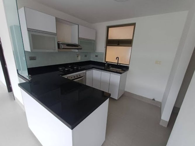 Apartamento de 2 alcobas en arriendo en Altos Del Poblado, Medellín, 81 m² · foto 9 de 12
