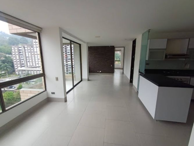 Apartamento de 2 alcobas en arriendo en Altos Del Poblado, Medellín, 81 m² · foto 10 de 12