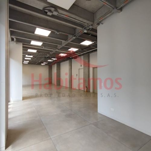 Local en arriendo en El Poblado, Medellín, 132 m² · foto 3 de 8