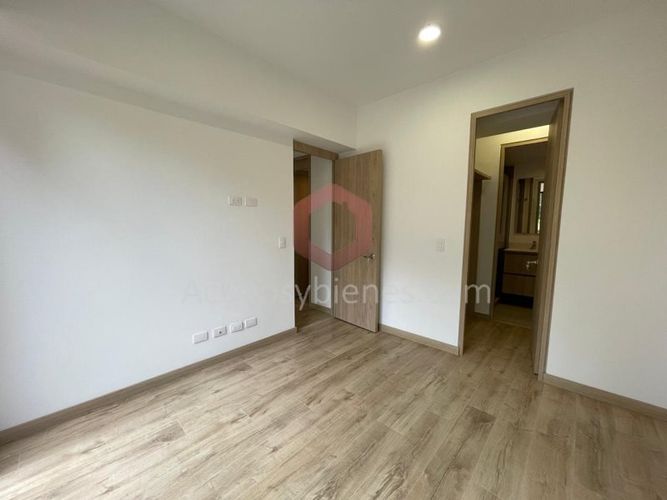 Apartamento de 2 alcobas en venta en Los Salados, El Retiro, 65 m² · foto 7 de 22