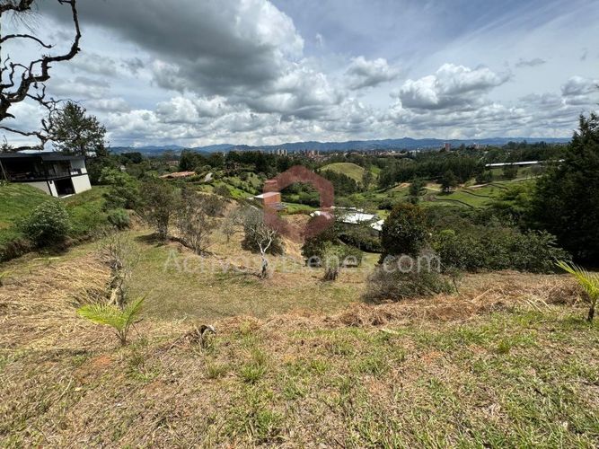 Lote en venta en Rionegro, 5680 m² · foto 2 de 10