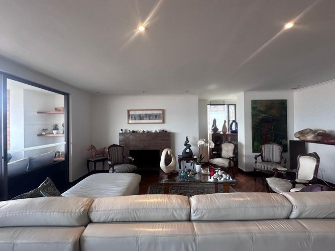Apartamento de 3 alcobas en arriendo en El Poblado, Medellín, 238 m² · foto 5 de 20