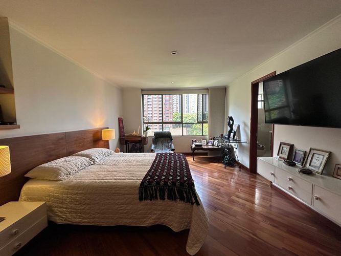 Apartamento de 3 alcobas en arriendo en El Poblado, Medellín, 238 m² · foto 17 de 20