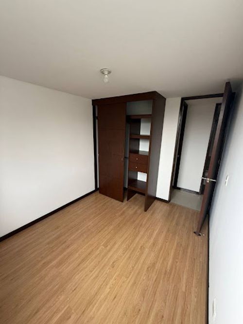 Apartamento de 3 alcobas en arriendo en Cumbres, Envigado, 76 m² · foto 5 de 16