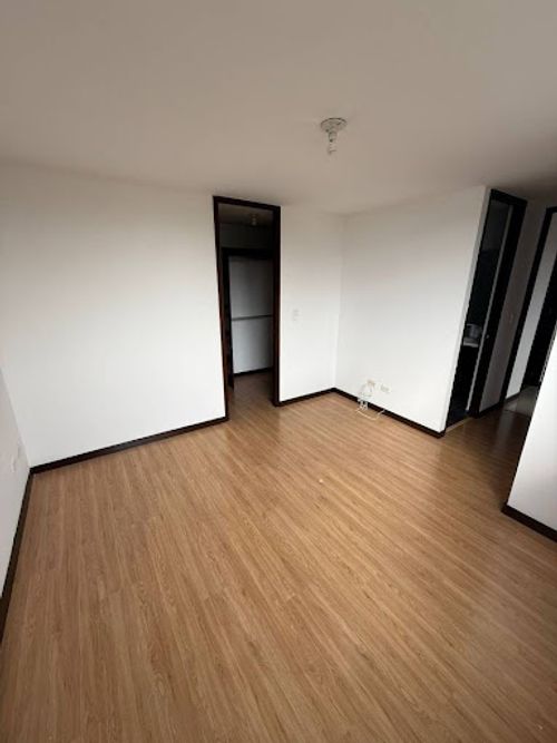 Apartamento de 3 alcobas en arriendo en Cumbres, Envigado, 76 m² · foto 7 de 16