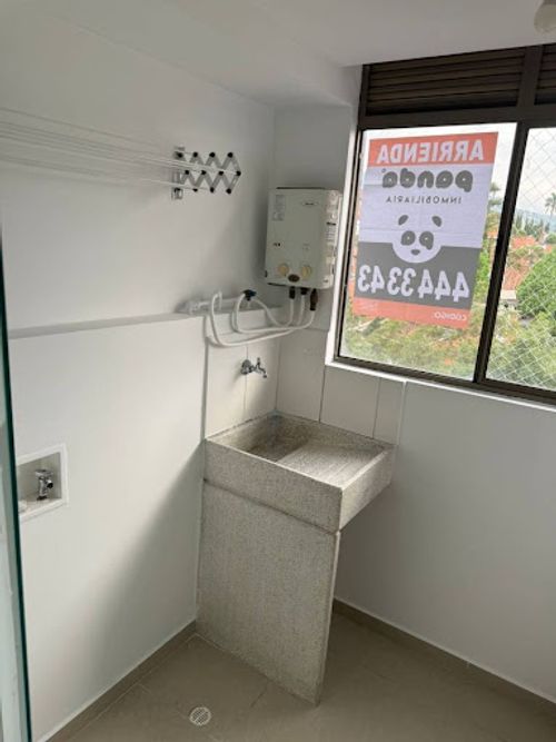 Apartamento de 3 alcobas en arriendo en Cumbres, Envigado, 76 m² · foto 9 de 16