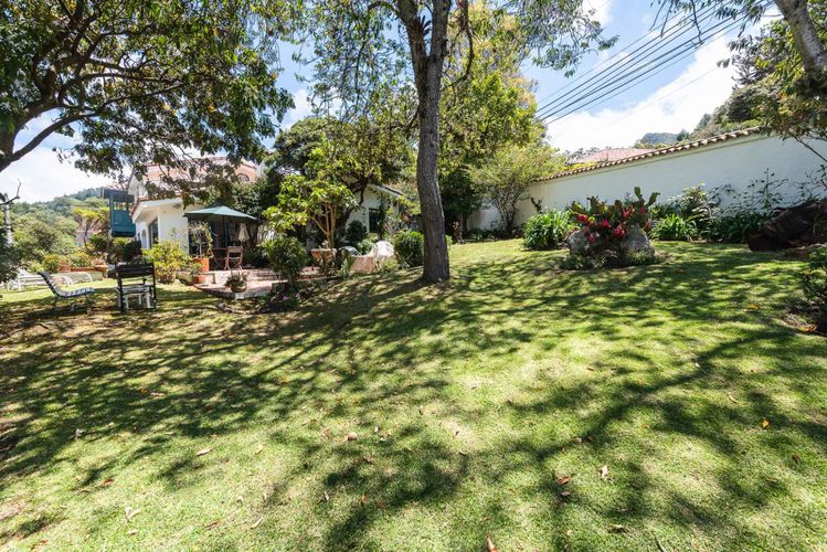 Casa de 4 alcobas en venta en Santa Ana, Bogotá, 350 m² · foto 3 de 17