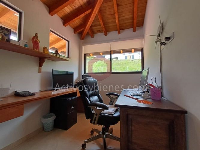 Casa de 5 alcobas en venta en El Porvenir, Rionegro · foto 10 de 24