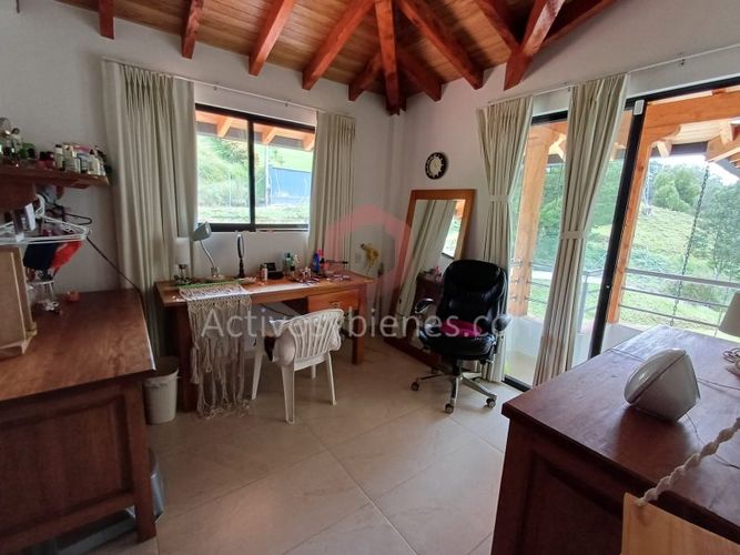 Casa de 5 alcobas en venta en El Porvenir, Rionegro · foto 12 de 24